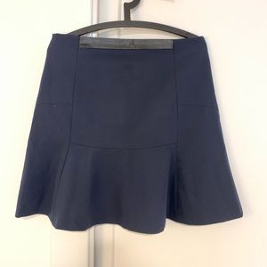 DKNY Skirt _ size 6 - NEW